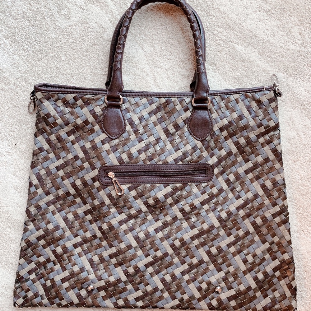 Samoe Style Handbag - Picture 2 of 3